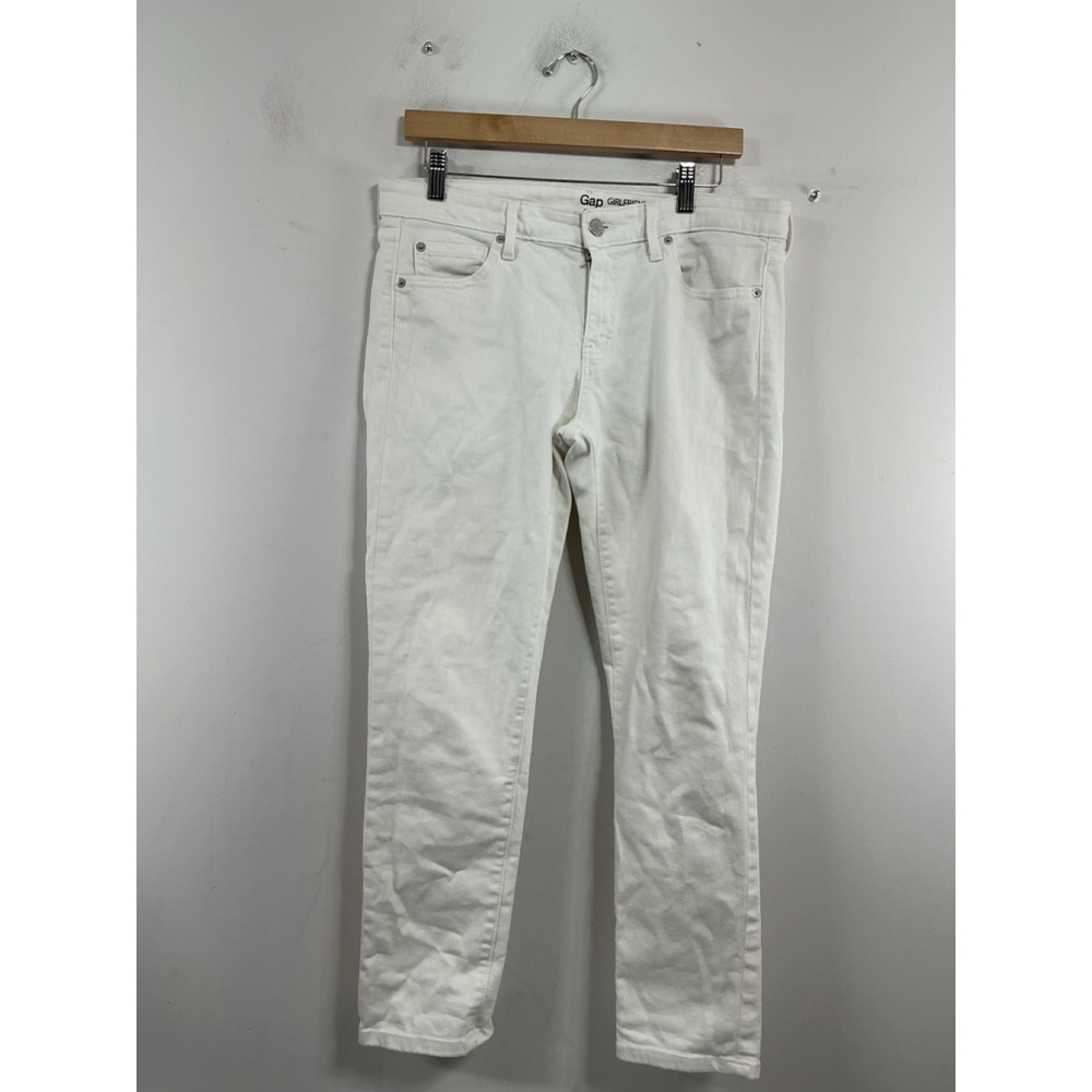 Woman’s Excellent Condition Gap Girlfriend White Jeans Size 8 R